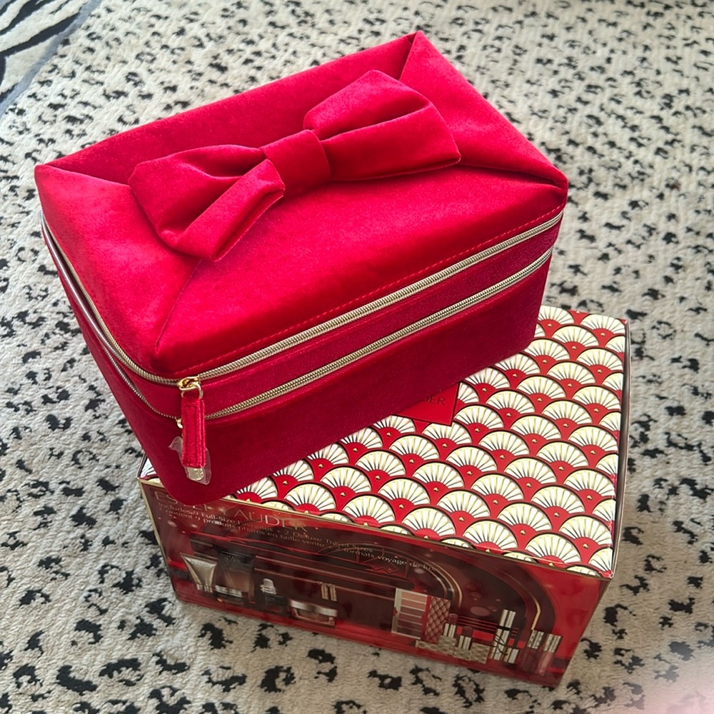 Estée Lauder makeup case